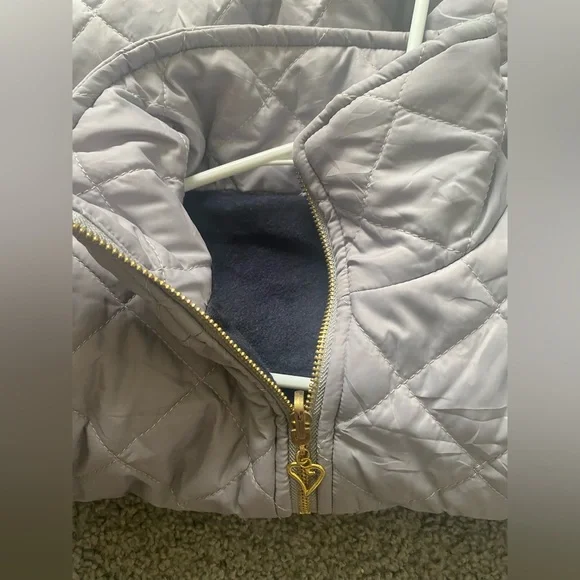 silver gray quilted puffer vest, womens size medium/large warm zip up - Picture 6 of 9